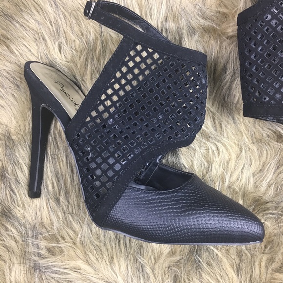 Qupid Ankle strap high heels - Picture 5 of 8